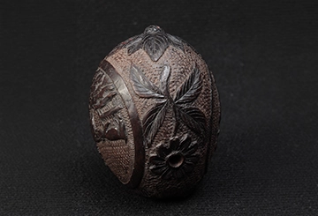 Noix de coco sculptée